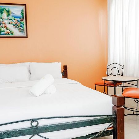 Hotel Palmas Del Mar Bacolod Esterno foto