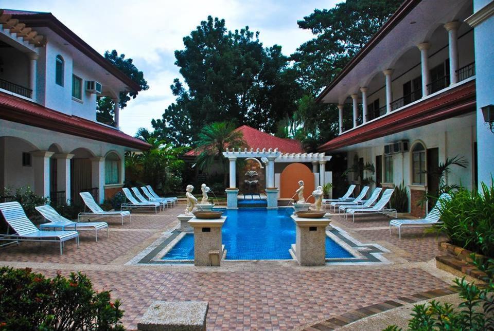 Hotel Palmas Del Mar Bacolod Esterno foto