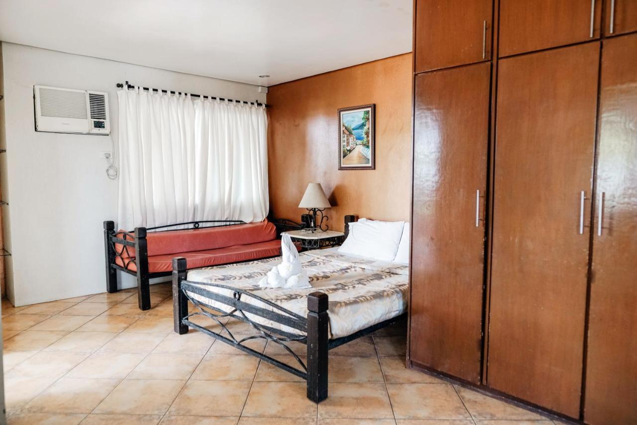 Hotel Palmas Del Mar Bacolod Esterno foto
